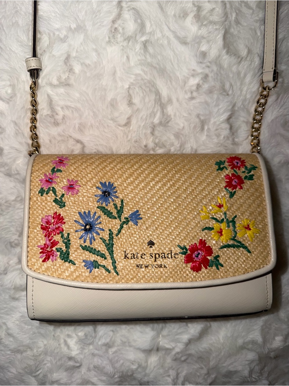 Kate Spade New York Staci Floral Straw Small Flap Crossbody in Garden Bouquet